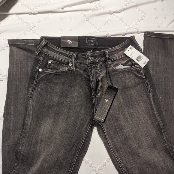 NWT Celebrity Pink Women's Jeans / Jeggings - Picture 2 of 7